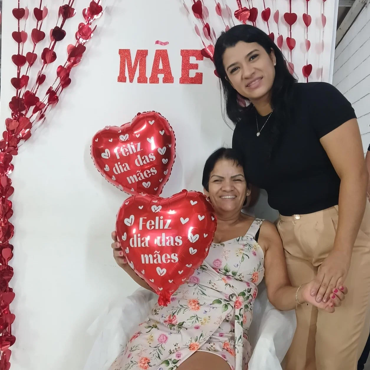 Imagem de pessoas na igreja